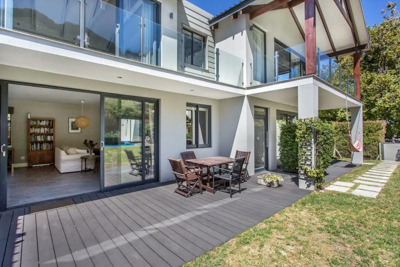 To Let 4 Bedroom Property for Rent in Tarragona Western Cape